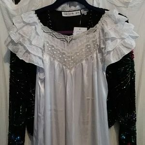 VINTAGE White Ruffle & Lace Night Gown